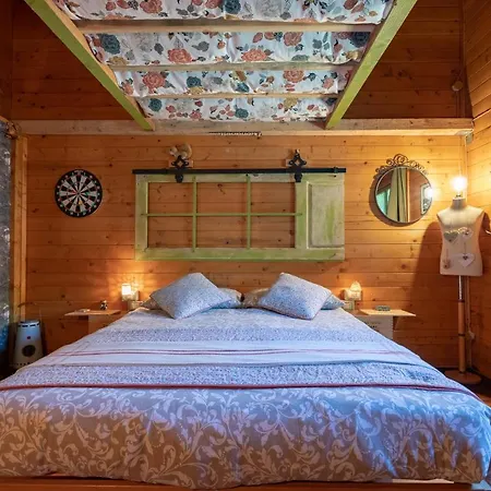 La Tana Dello Scoiattolo Bed & Breakfast 4*
