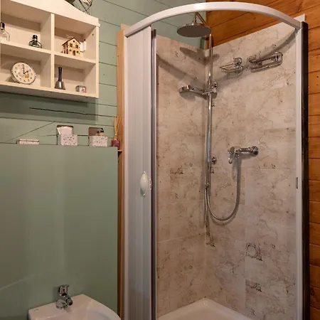 La Tana Dello Scoiattolo - Adults Only ベッド・アンド・ブレックファスト 4*