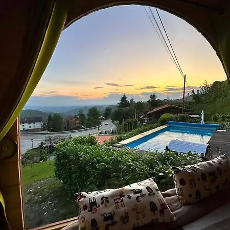 La Tana Dello Scoiattolo - Adults Only ベッド・アンド・ブレックファスト Murazzano