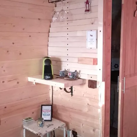 ベッド・アンド・ブレックファスト La Tana Dello Scoiattolo - Adults Only 4*