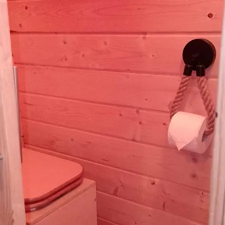 La Tana Dello Scoiattolo - Adults Only 4*