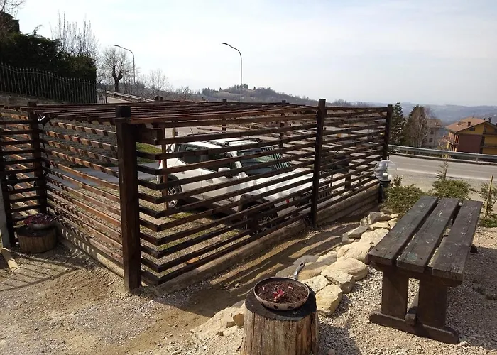 La Tana Dello Scoiattolo - Adults Only Frühstückspension Murazzano (Cuneo)