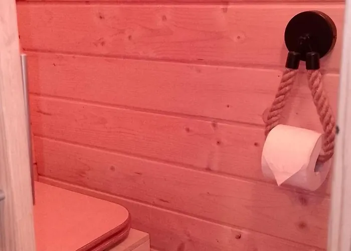 La Tana Dello Scoiattolo - Adults Only 4*